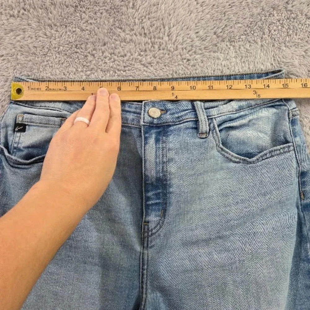 KanCan Breanne Essentials Jeans Women's 11/29 High Rise Straight Leg Raw Hem